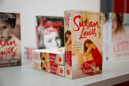 Interview with Susan Lewis Interview with Susan Lewis