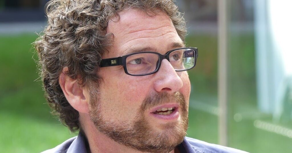 Kenneth Oppel