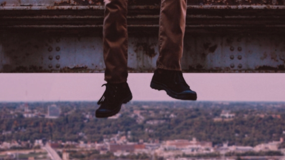 10 Cliffhangers That Make Readers Turn The Page What Is A Cliffhanger? 10 Cliffhangers That Make Readers Turn The Page